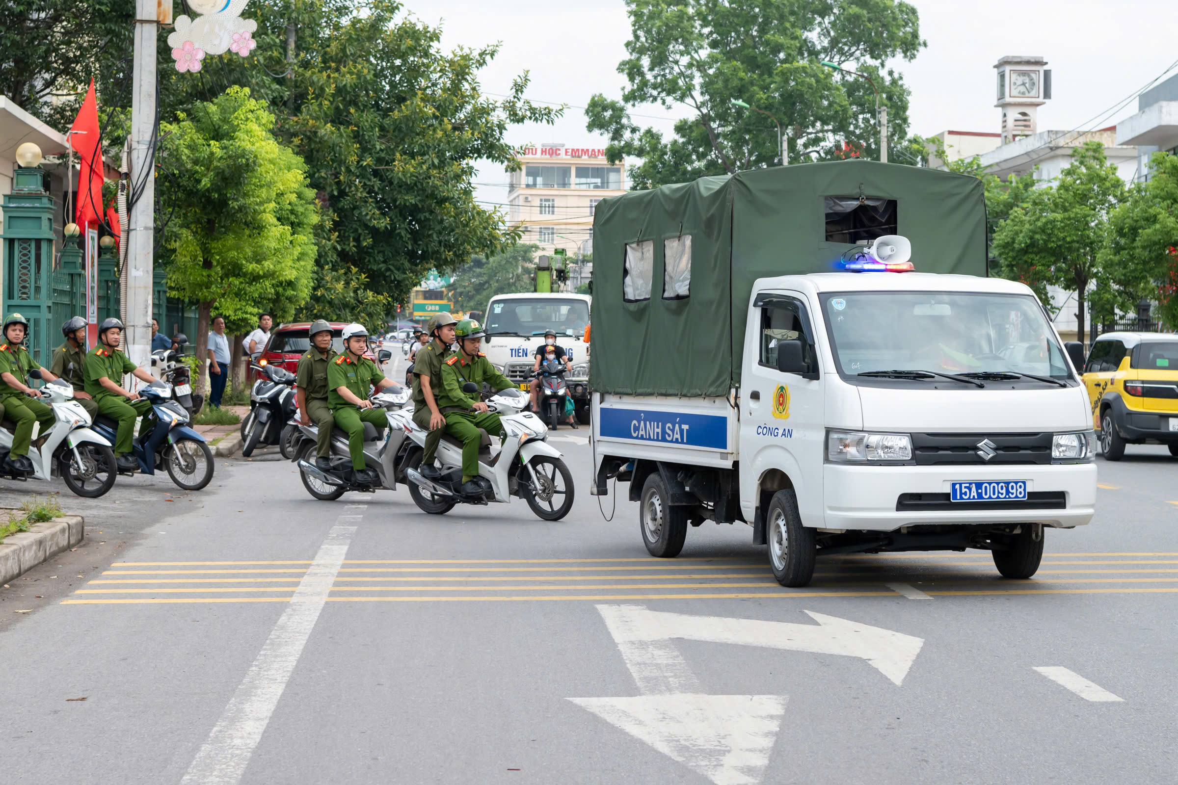 Công an các đơn vị, địa phương tổ chức Lễ ra quân thực hiện đợt cao điểm tấn công, trấn áp tội phạm